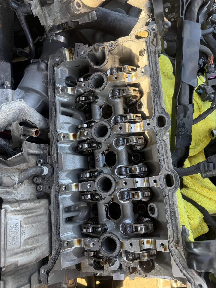 Cylinder head valvetrain on the bench