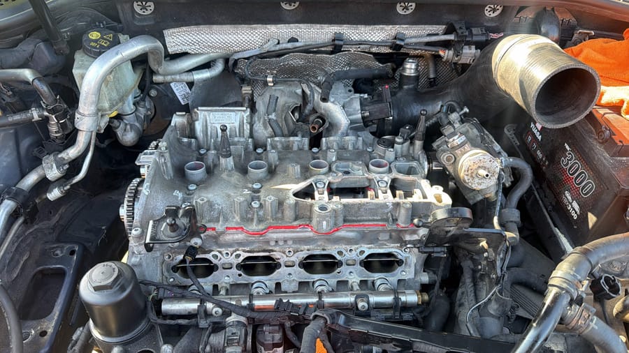 Cylinder head area with cam cover removed